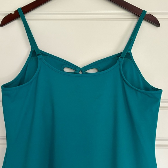 • [Fabletics] Cutout Cami • - Picture 6 of 8